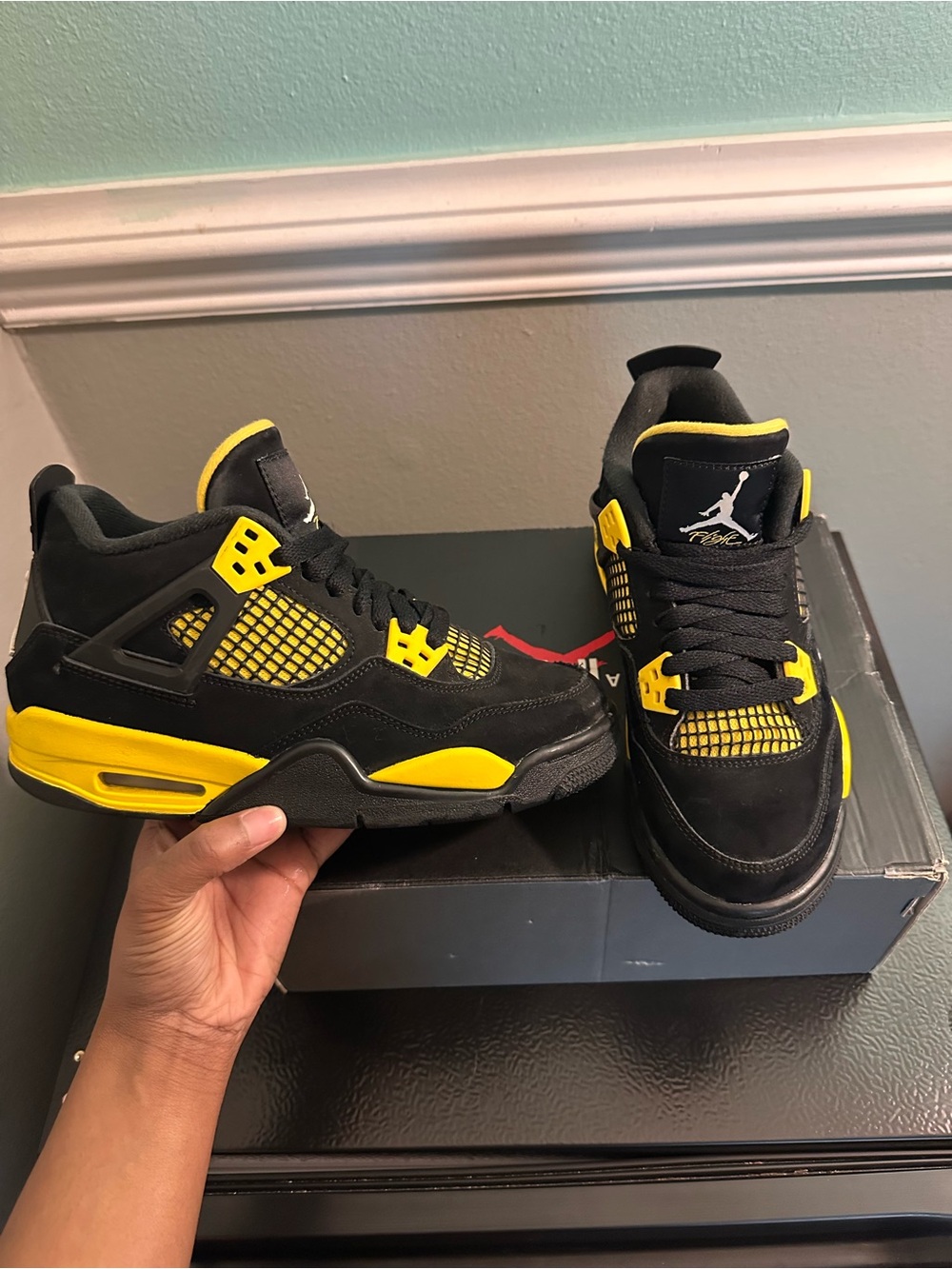 Jordan 4 Retro Thunder Black and Yellow Big Kids Shoes